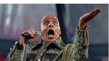 Dildos Im Lockdown Rammstein S Nger Lindemann Bringt Sex Toy Raus