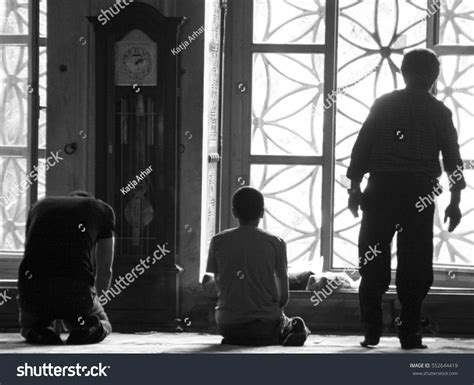 Muslim Worshipers Mosque Stock Photo (Edit Now) 552644419