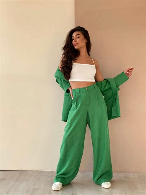 7330 Брюки-палаццо из микровельвета зелёные