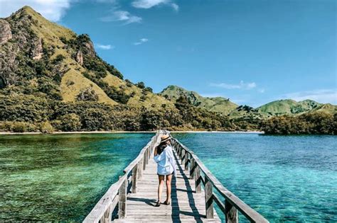 Manjarite Beach Flores Komodo Packages Bali Komodo Dragon Tour