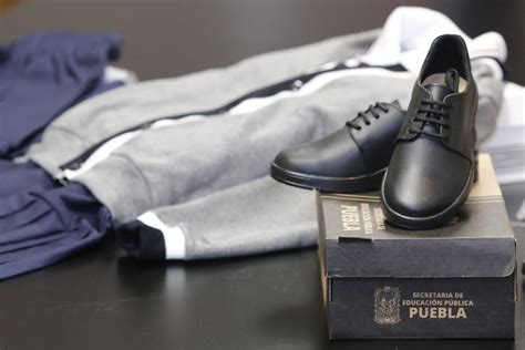 Gobierno De Puebla Entregar Uniformes Y Zapatos A Estudiantes