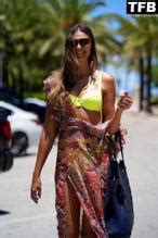 Fernanda Uesler Sexy Seen Flaunting Her Hot Tits In A Yellow Bikini Top At The Miami Fashion