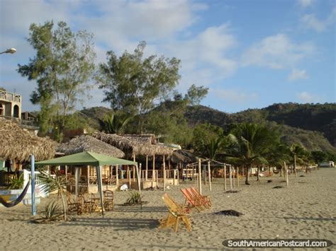 Playa De Puerto Lopez Las Sillas Se Juntaron Al Lado De Un Fuego A