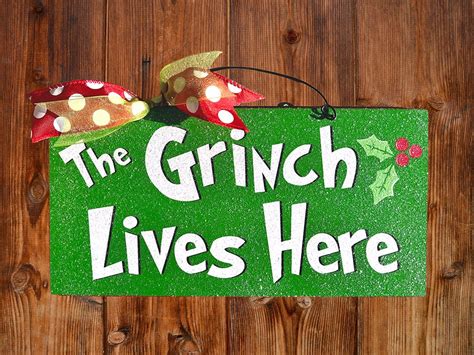 The Grinch Lives Here Christmas Sign Etsy Hong Kong