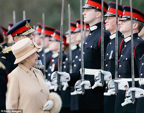 The military ranks that Prince Harry will give up | Daily Mail Online