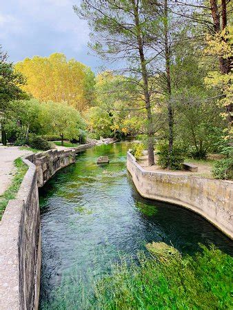 La Source De La Sorgue Fontaine De Vaucluse Frankrig Anmeldelser