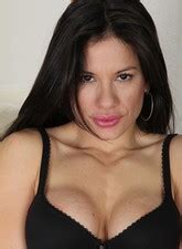 Hot MILF Isabella Rodriguez Flick Her Pussylips MILF Fox