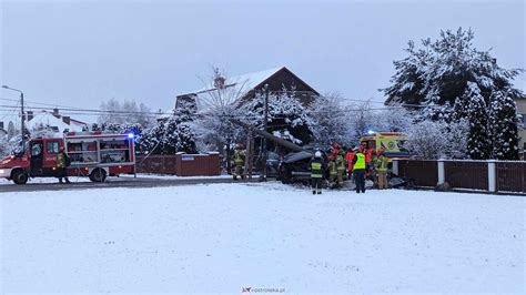 Wypadek na ulicy Kościuszki w Rzekuniu 02 01 2024 zdjęcie 24