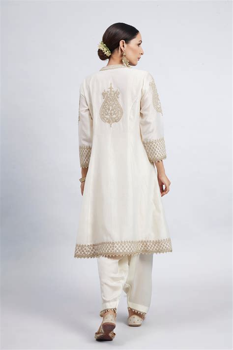 Shop Rabhya Daisy Ivory Tilla Embroidered Kurta Set Sheetal Batra