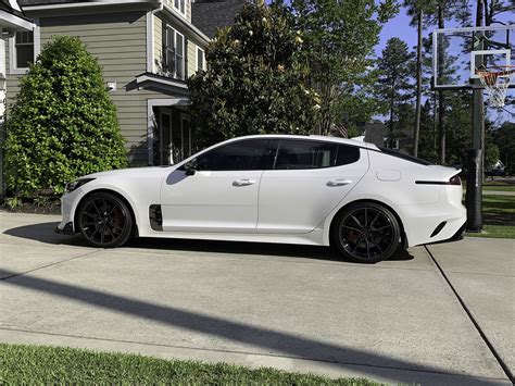 Kia Stinger GT2 RWD White Vossen HF-3 | Wheel Front