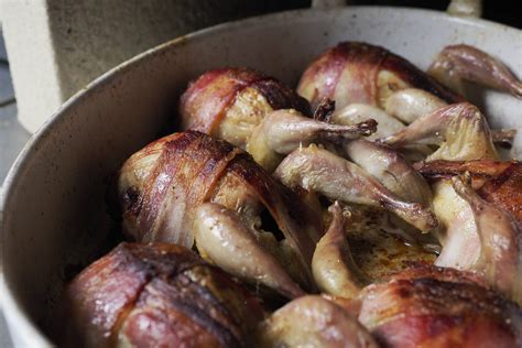 Comment Préparer des Cailles aux Marrons au Four à Bois Recette Le