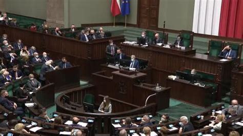 Sejm przegłosował poprawki do ustawy o pomocy Ukraińcom TVN24