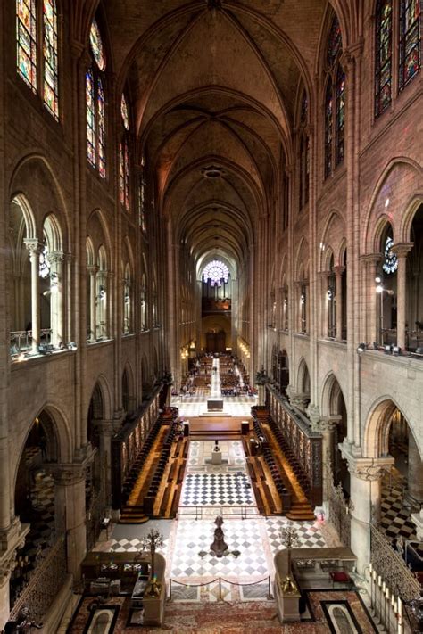 L architecture intérieure Cathédrale Notre Dame de Paris