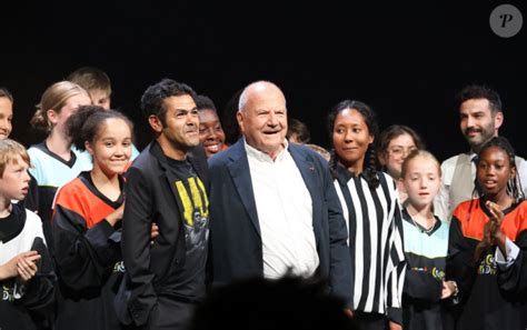 Jamel Debbouze le point levé la star retrouve son ami Marc Ladreit de