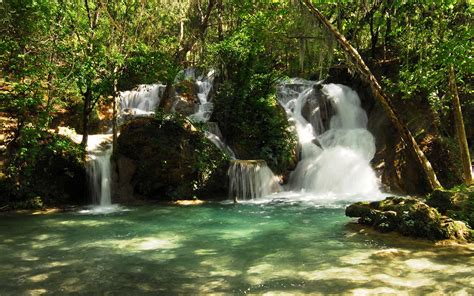 El Salto Zaragoza A Landscape Surrounded By Crystalline Waters Bullfrag