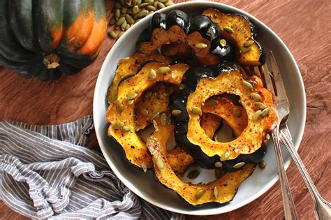 Simple Roasted Acorn Squash