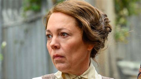 Olivia Colman I D Be Paid More If I Was Oliver Actress Says Bbc News