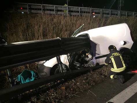 Teramo Mare Incidente Mortale Muore Un Ragazzo Foto Abruzzo Cityrumors