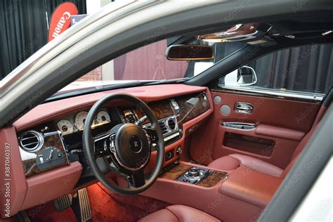 Rolls Royce Ghost dashboard in Bonifacio Global City, Taguig ...