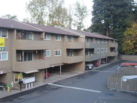 Edgewood Manor - Apartments in Tigard, OR | Apartments.com