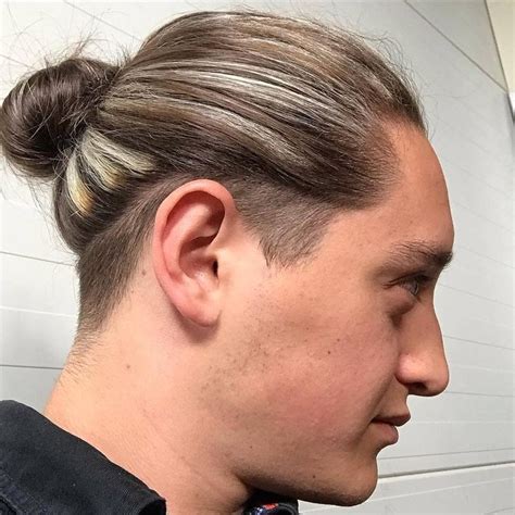 Best Man Bun Undercut Hairstyles Men S Hairstyle Tips Bun