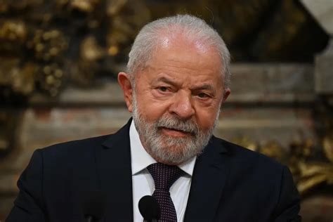 Lula diz que governo reavaliará autonomia do BC após saída de Campos Neto