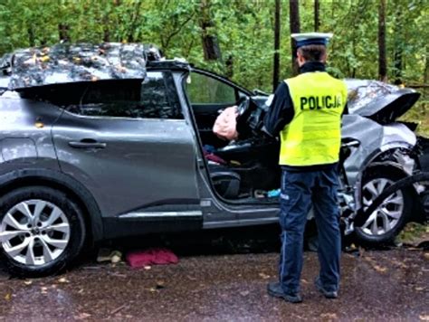 Policjanci pracowali na miejscu wypadku śmiertelnego