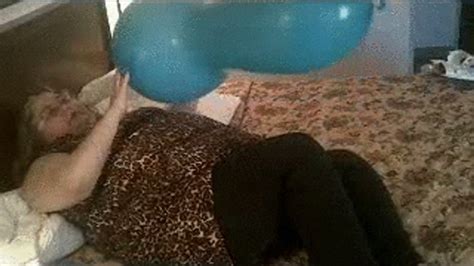 BBW Balloons Where Big Gals Play Nurse Vicki Plays With Huge Balloons