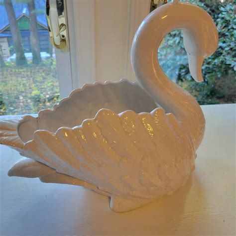 White Ceramic Swan Planter Made In Italy P Dw Estatesales Org