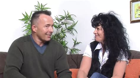 Sexy milf mit dicken möpsen fickt milf leckt fingern in den mund kommen xHamster