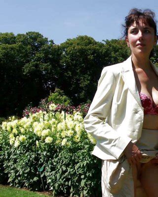 FRENCH NADINE Flashing In A Public Park Porn Pictures XXX Photos