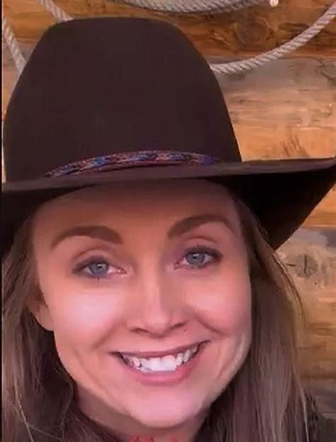 Pin By Rhianna On Heartland Cast Amber Marshall Heartland Actors