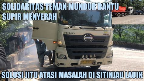 Pantas Viral Solidaritas Teman Mundur Bantu Supir Truk Trailer