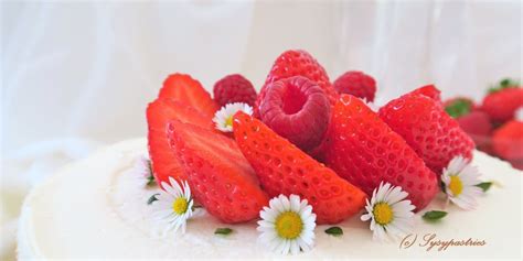 Naked Cake Fruits Rouges Et Sureau Sysypastries