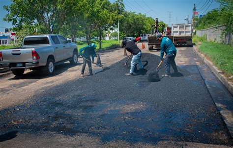 Ayuntamiento continúa con obras de reencarpetado en Culiacán