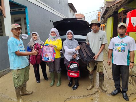 Disperkimtan Kota Bekasi Bantu Korban Banjir Toptime Berita