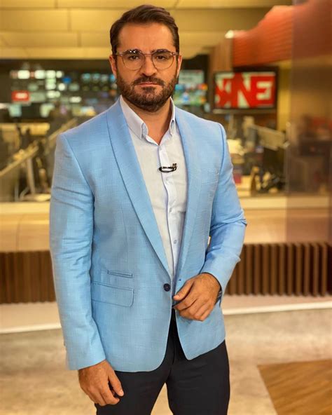Apresentador Gay Da Globo Revela Ao Vivo Que Ficou Noivo De Homem