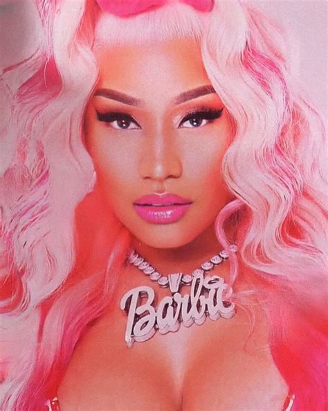 Buzzing Pop On Twitter Nicki Minaj Looks Gorgeous In New Photo