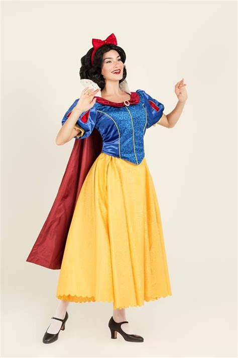 Pin By Evelyn Zuniga On Snow White And The Seven Dwarfs Disney Female