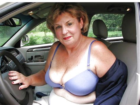 Sexy Mature Removing Her Bra In The Car Photo X Vid