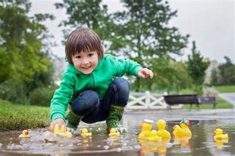 Splish, Splash! 5 Outdoor Rainy Day Experiments for Kids | Curious World