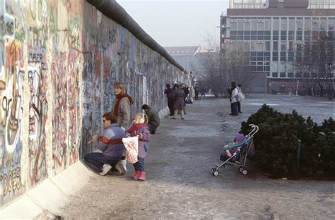 Smarthistory – The Berlin Wall as a political symbol