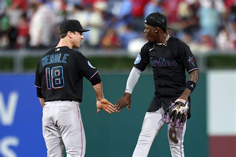 Where Did Those World Series Custom Gloves Come From An Artists