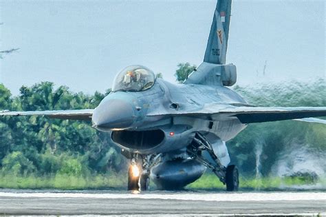 Duel Udara F-16 TNI AU Vs USAF, Latihan Dogfight Dua Lawan Satu - Lanud Roesmin Nurjadin