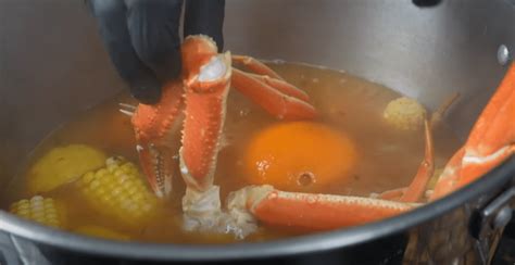 The Juicy Crab Seafood Boil At Home Juicy Sauce