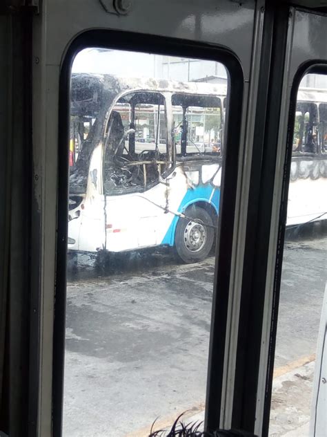 Guayaquil As Qued El Bus Que Se Quem En La Perimetral Aldia