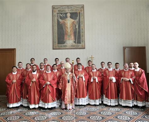 Arcidiocesi Di Milano In Duomo Ordinati Nuovi Sacerdoti Ambrosiani