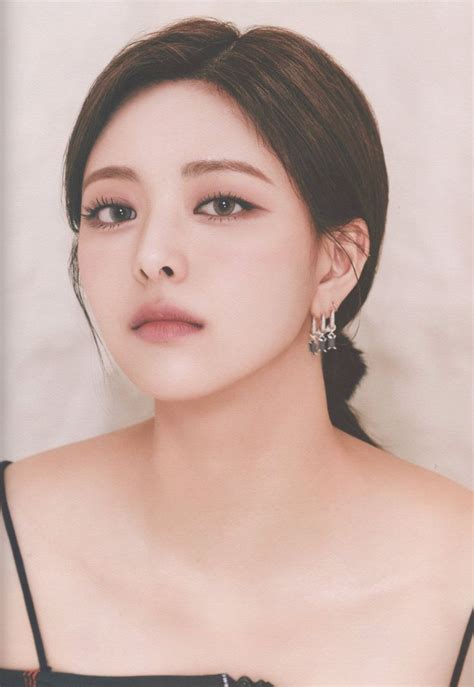 Yuna Itzy Cheshire Comeback Scan Photoshoot Version South Korean