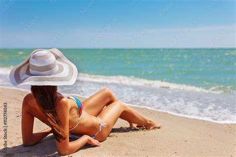 Sexy Back Of A Beautiful Woman In Bikini On Sea Background Sexy Buttocks Exotic Country Travel