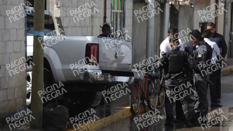 Conductora chocó su camioneta contra una casa tras ser atacada a